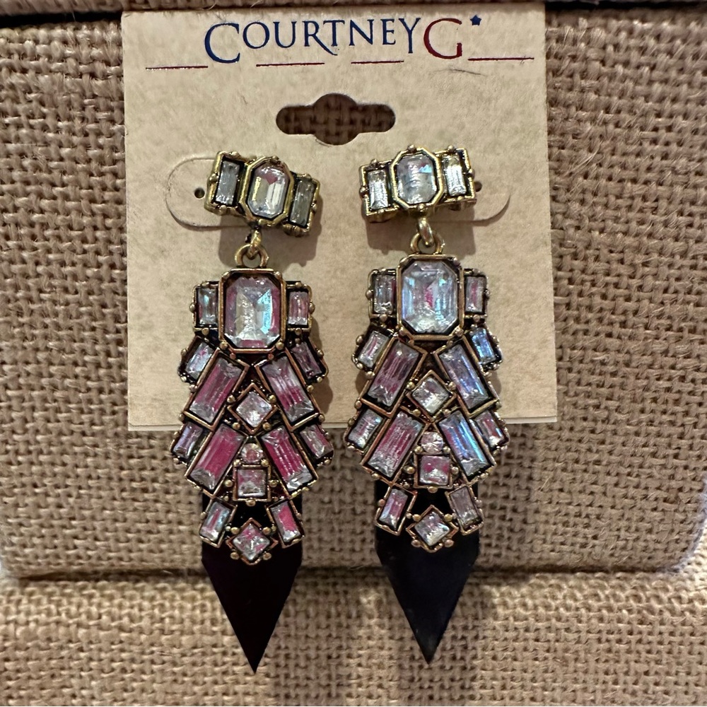 NWT Courtney G Earrings faceted clear rhinestones w/ black acrylic pointed base